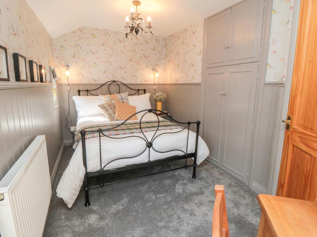 Esk View Cottage Гросмънт Екстериор снимка